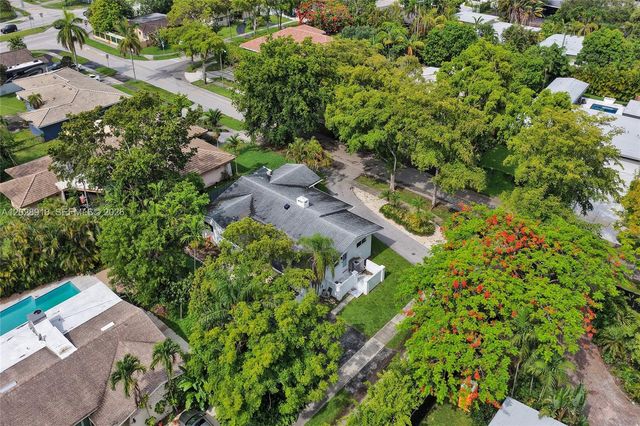 18641 NE 21st Ave, Miami, FL 33179