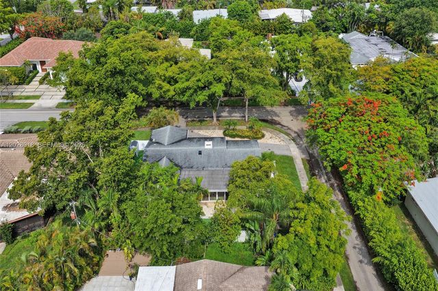 18641 NE 21st Ave, Miami, FL 33179