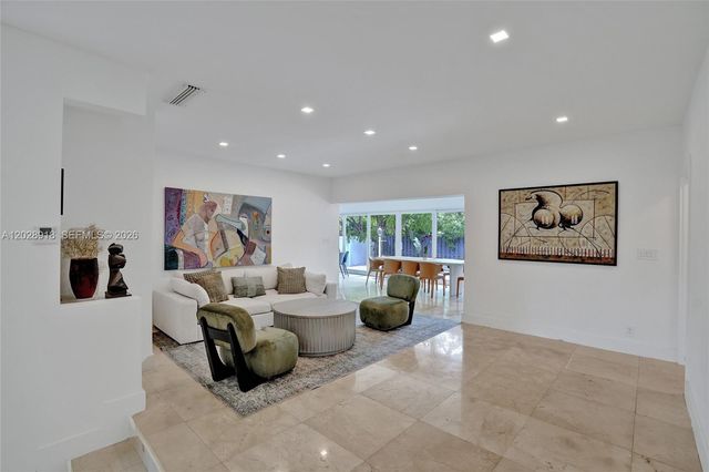 18641 NE 21st Ave, Miami, FL 33179