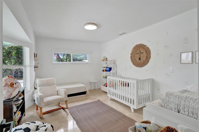 18641 NE 21st Ave, Miami, FL 33179