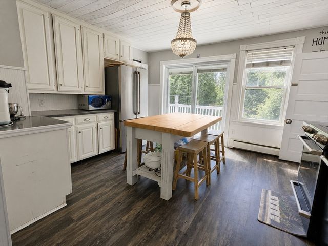 131 Pleasant St, Paxton, MA 01612