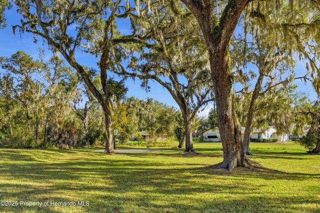 23327 Eppley Drive, Brooksville, FL 34601