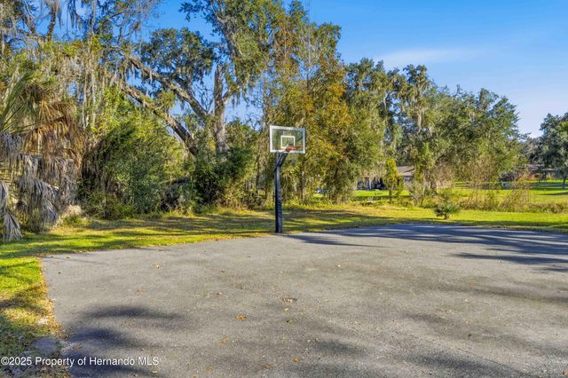 23327 Eppley Drive, Brooksville, FL 34601