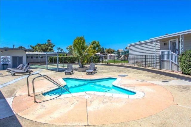 2755 W Arrow 94, La Verne, CA 91750