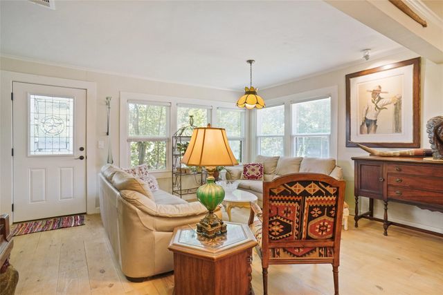 302 Collum Drive, Lake Bridgeport, TX 76426