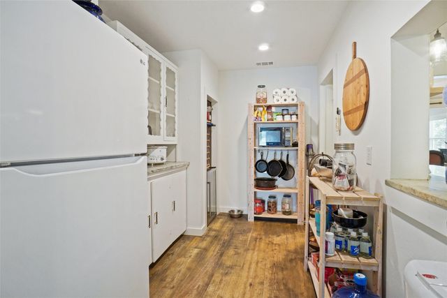 302 Collum Drive, Lake Bridgeport, TX 76426