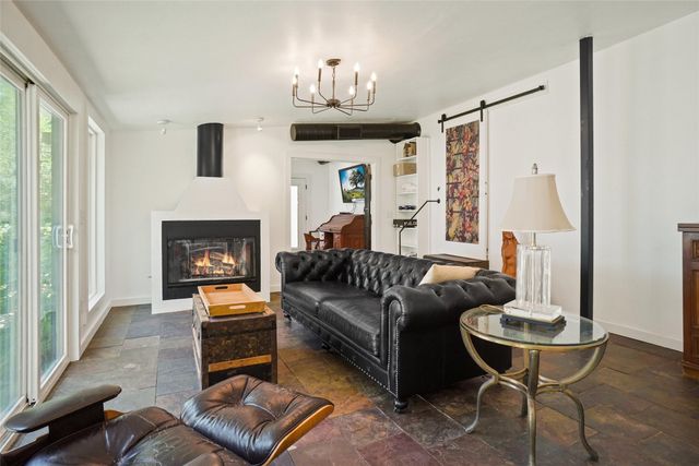 302 Collum Drive, Lake Bridgeport, TX 76426