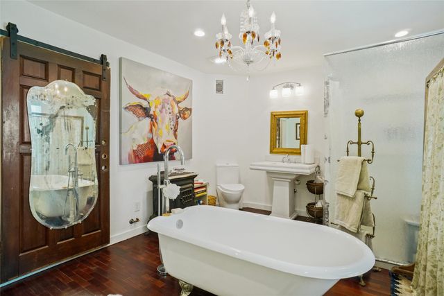 302 Collum Drive, Lake Bridgeport, TX 76426