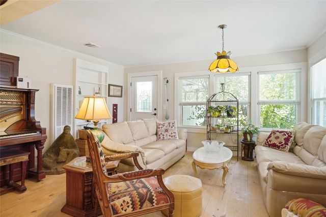 302 Collum Drive, Lake Bridgeport, TX 76426