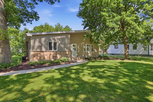 N9119 Maple STREET, East Troy, WI 53120