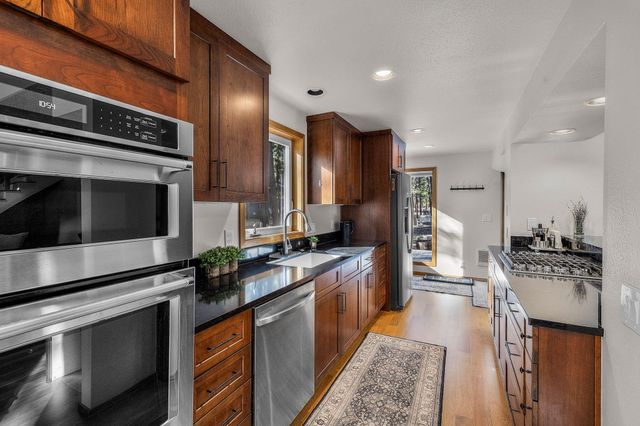 69388 Tollgate, Sisters, OR 97759