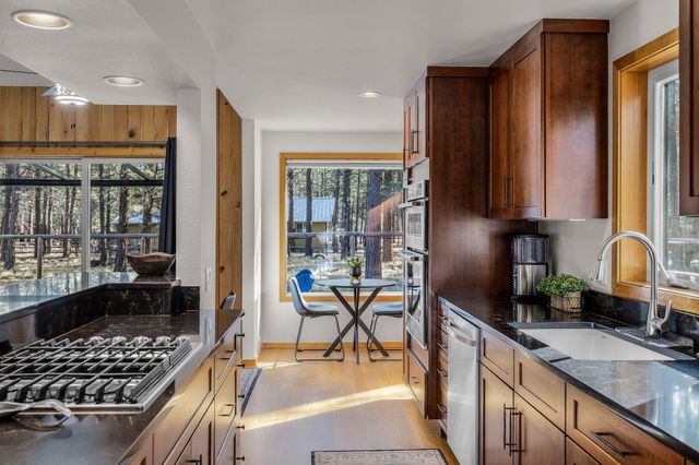 69388 Tollgate, Sisters, OR 97759