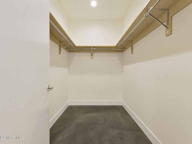 5016 Bakman Avenue 104, North Hollywood, CA 91601