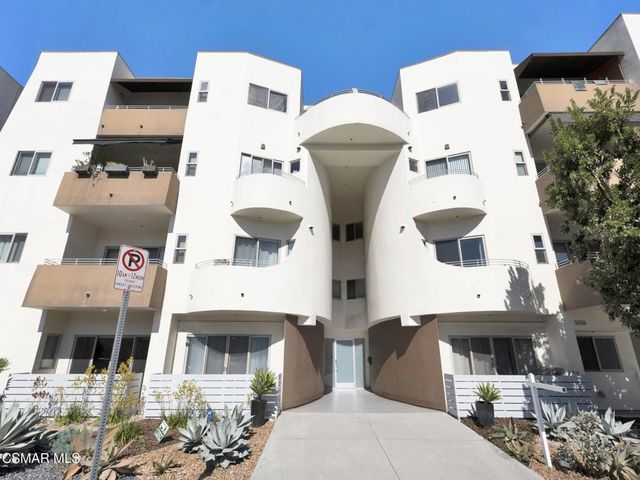 5016 Bakman Avenue 104, North Hollywood, CA 91601
