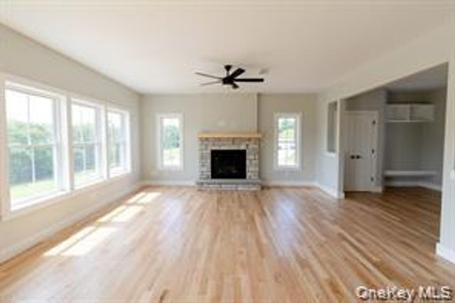 46 Azalea Lane, Slate Hill, NY 10973