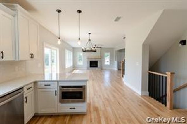 46 Azalea Lane, Slate Hill, NY 10973