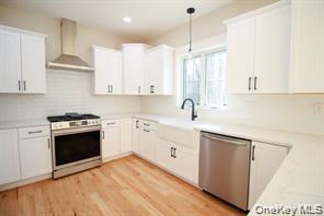 46 Azalea Lane, Slate Hill, NY 10973