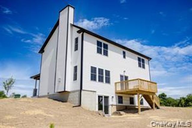 46 Azalea Lane, Slate Hill, NY 10973