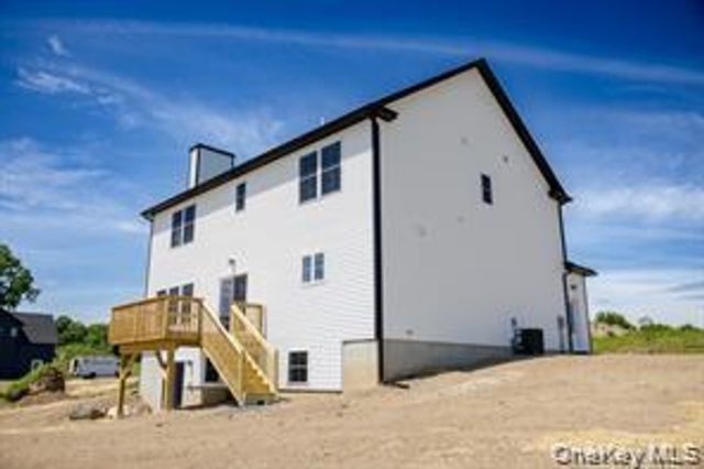 46 Azalea Lane, Slate Hill, NY 10973