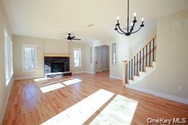 46 Azalea Lane, Slate Hill, NY 10973