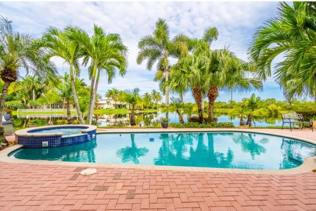 1333 SW 175th Way, Pembroke Pines, FL 33029