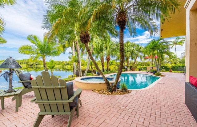1333 SW 175th Way, Pembroke Pines, FL 33029