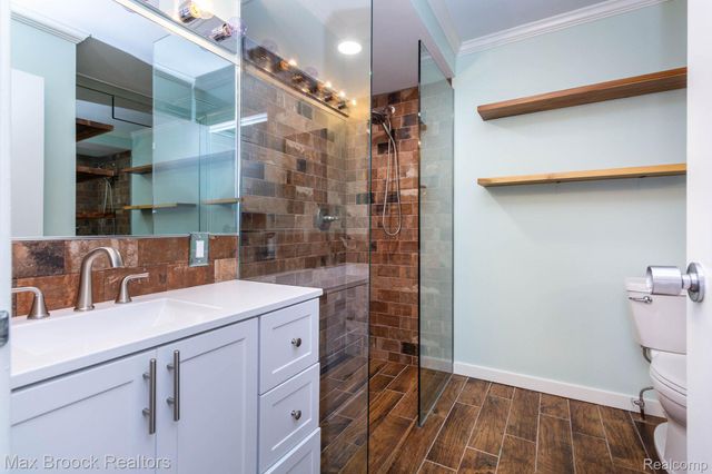 2021 Klingensmith Road 83, Bloomfield Hills, MI 48302