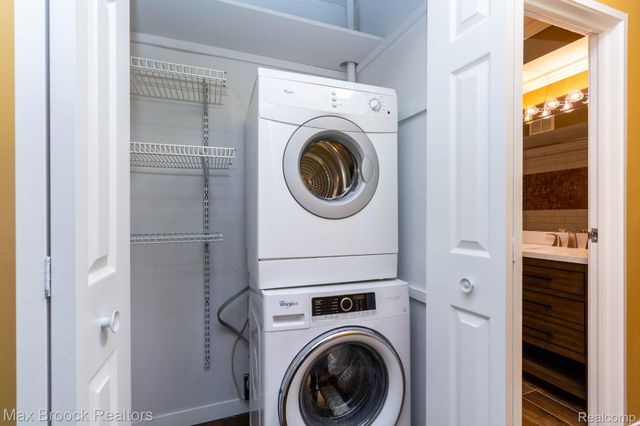 2021 Klingensmith Road 83, Bloomfield Hills, MI 48302