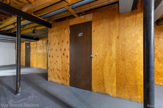 2021 Klingensmith Road 83, Bloomfield Hills, MI 48302