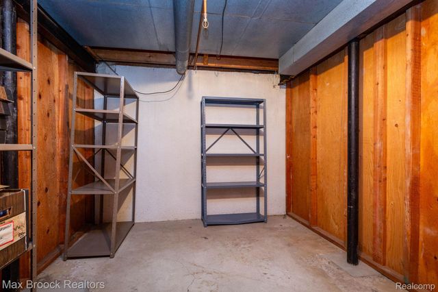 2021 Klingensmith Road 83, Bloomfield Hills, MI 48302