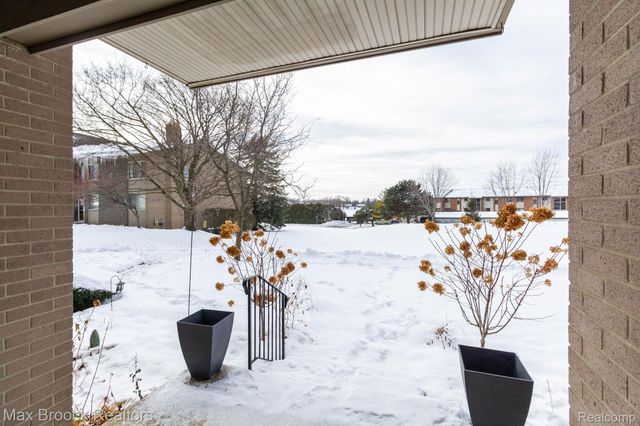 2021 Klingensmith Road 83, Bloomfield Hills, MI 48302