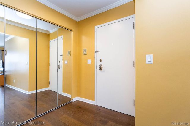 2021 Klingensmith Road 83, Bloomfield Hills, MI 48302