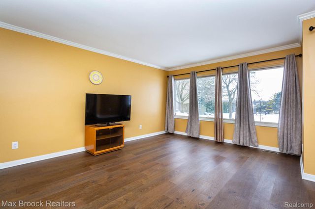 2021 Klingensmith Road 83, Bloomfield Hills, MI 48302