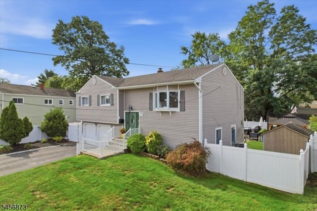 105 Osceola Ave, Middlesex Boro, NJ 08846