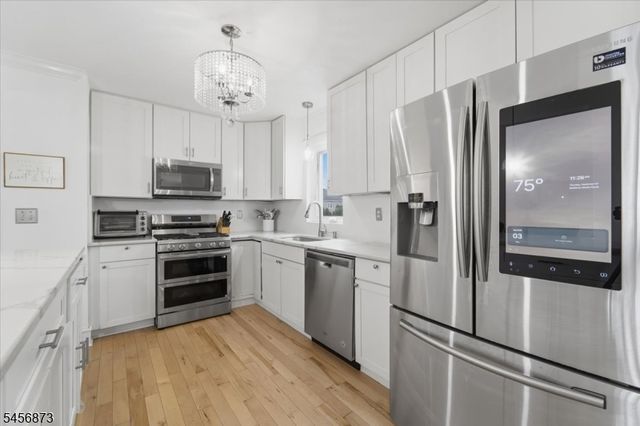 105 Osceola Ave, Middlesex Boro, NJ 08846