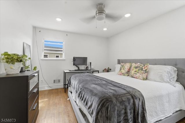 105 Osceola Ave, Middlesex Boro, NJ 08846