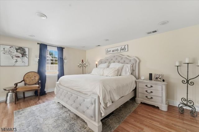 105 Osceola Ave, Middlesex Boro, NJ 08846