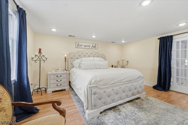 105 Osceola Ave, Middlesex Boro, NJ 08846