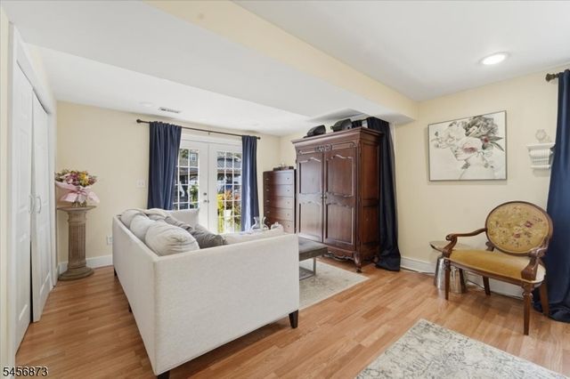 105 Osceola Ave, Middlesex Boro, NJ 08846