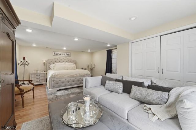 105 Osceola Ave, Middlesex Boro, NJ 08846