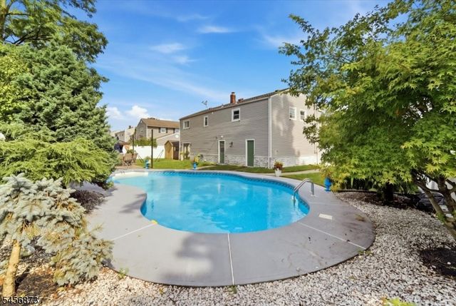 105 Osceola Ave, Middlesex Boro, NJ 08846