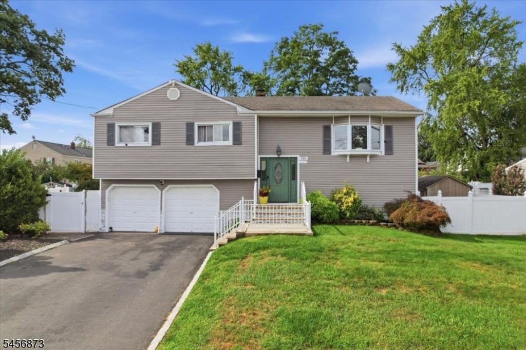 105 Osceola Ave, Middlesex Boro, NJ 08846