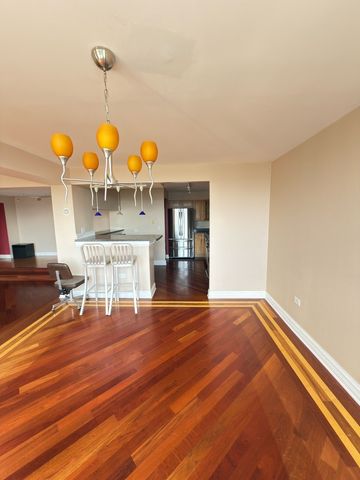 8809 W Golf Road 11F, Niles, IL 60714