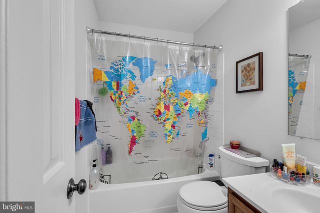 6861 WILLIAMSBURG POND CT, Falls Church, VA 22043