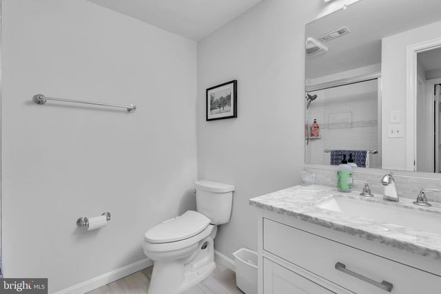 6861 WILLIAMSBURG POND CT, Falls Church, VA 22043