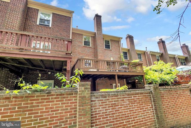 6861 WILLIAMSBURG POND CT, Falls Church, VA 22043