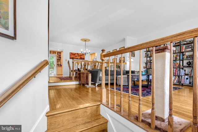 6861 WILLIAMSBURG POND CT, Falls Church, VA 22043