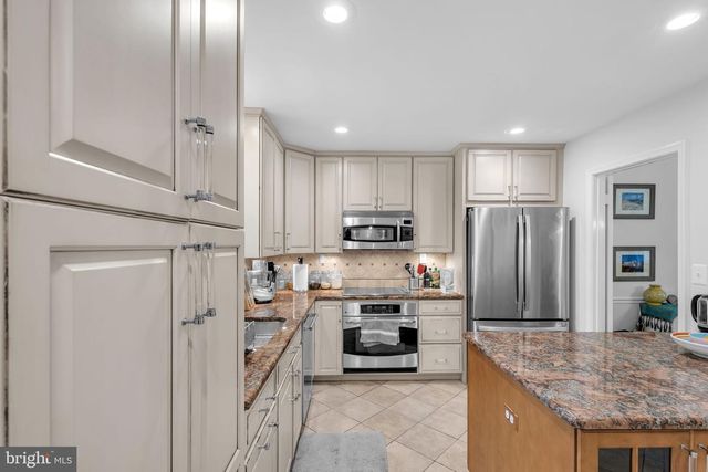 6861 WILLIAMSBURG POND CT, Falls Church, VA 22043
