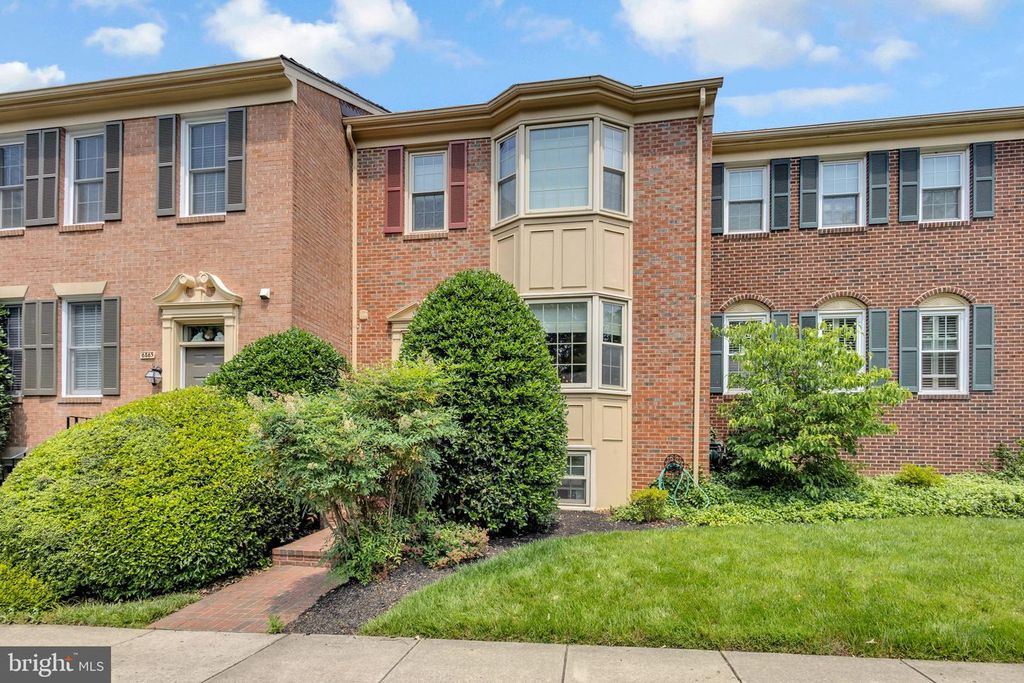 6861 WILLIAMSBURG POND CT, Falls Church, VA 22043
