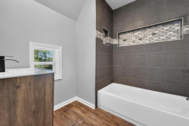 1836 W Mequon ROAD, Mequon, WI 53092